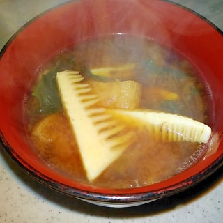 筍とあげ、ワカメの味噌汁